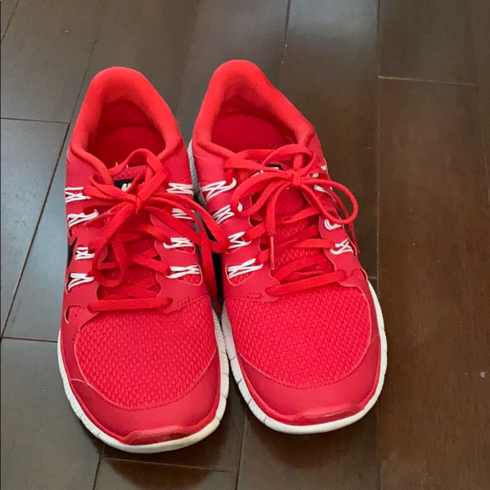 Red Nike Free 5.0
